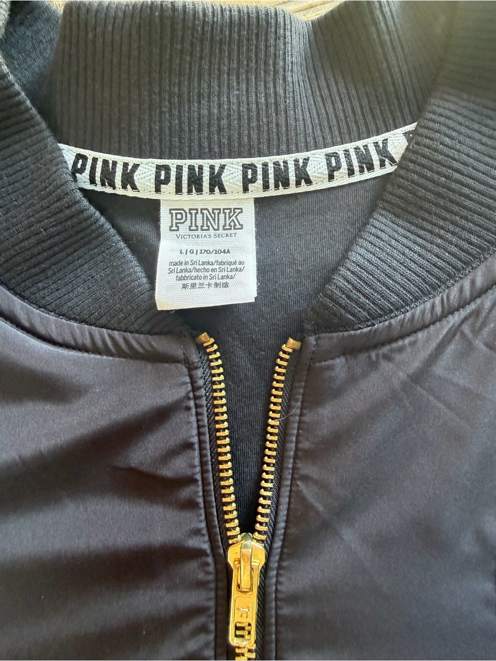 PINK Victoria’s Secret Black Quilted Bomber Jacket Gold Logo Size Large - Picture 5 of 5